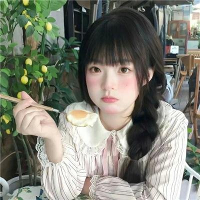 乳房与月亮